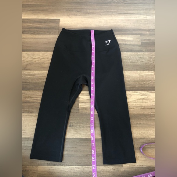 Gymshark Cropped Black Seamless Leggings - Picture 5 of 10